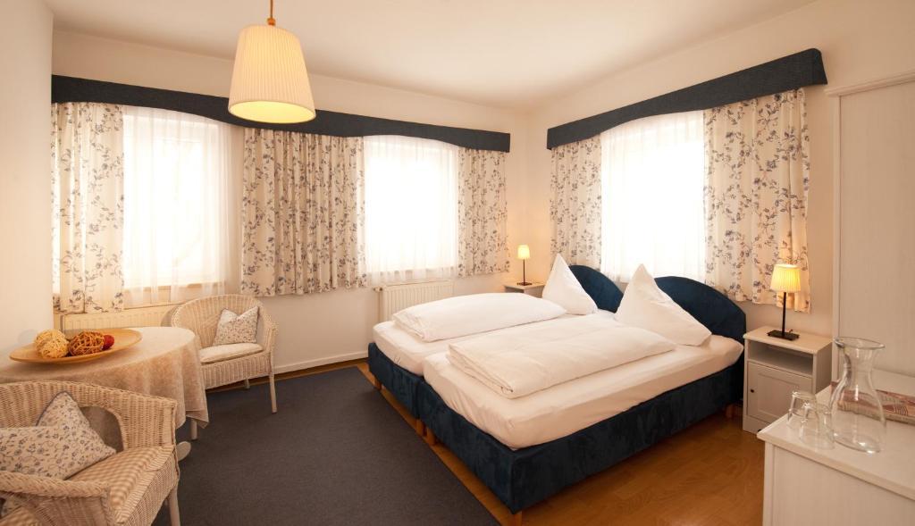 Gasthof Badl - Bed & Breakfast Hall in Tirol Room photo